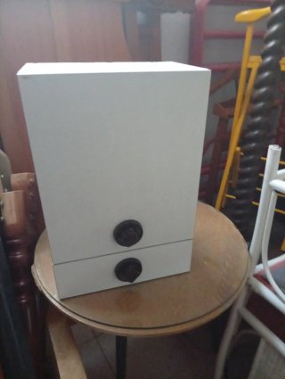 Mueble auxiliar blanco con cajones