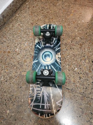 Skate Board Negro Ruedas Verdes