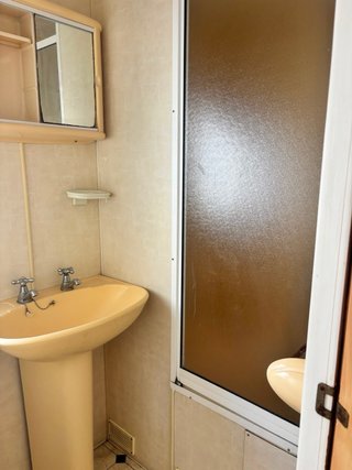 Casa móvil 3 habitaciones suelo nuevo laminado