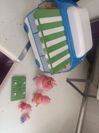 Coche caravana Peppa Pig y familia