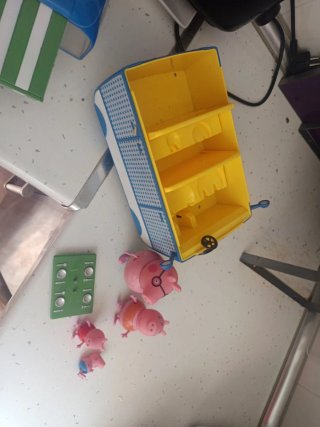 Coche caravana Peppa Pig y familia