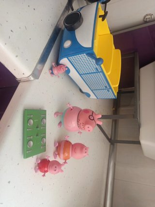 Coche caravana Peppa Pig y familia