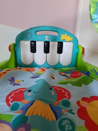 Gimnasio Piano Bebé con Arcos y Juguetes