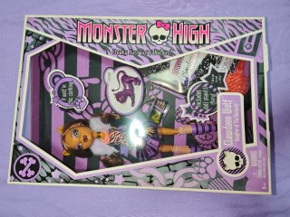 Clawdeen Wolf Monster High NRFB 2009