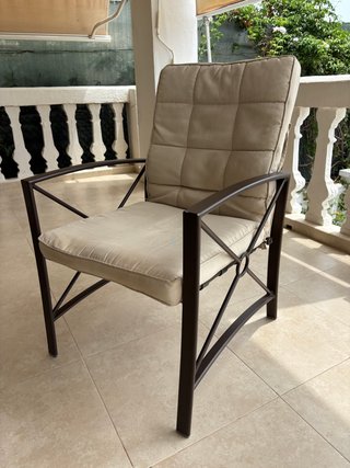 Mesa y 4 Sillas de Jardín