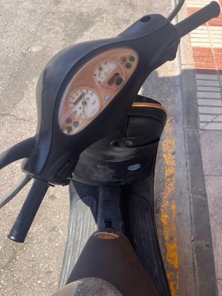 Vespa E 2T 49cc Scooter Negra