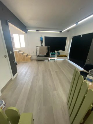 Montador de suelos laminados, PVC, etc.