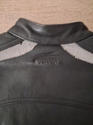 Chaqueta de moto negra