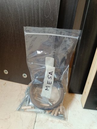 Escritorio Ikea MICKE 142cm + Módulo Estantería