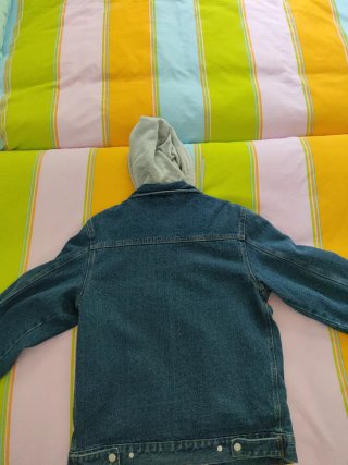 Chaqueta Vaquera Pull&Bear con Capucha Gris