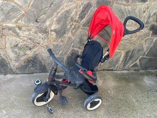Triciclo infantil rojo y negro