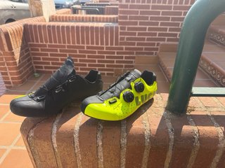 Zapatillas Ciclismo Luck Talla 44 Negras y Amarill