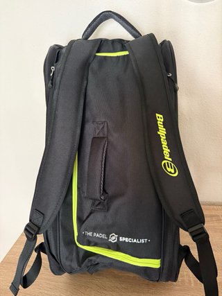 Paletero Bullpadel Advance Negro y Amarillo