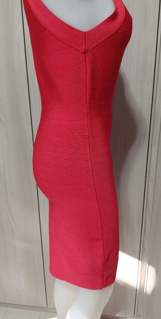 Abito nuovo con cartellino GUESS rosso taglia M
