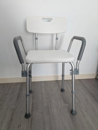 Silla de ducha con reposabrazos