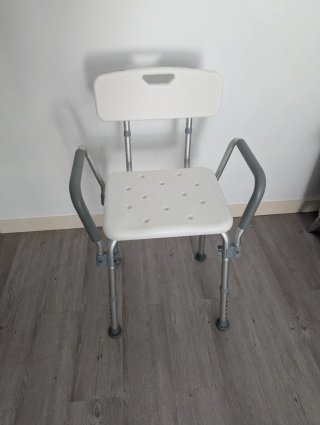 Silla de ducha con reposabrazos
