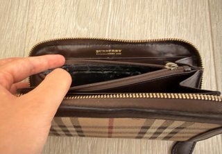Cartera con cremallera de Burberry