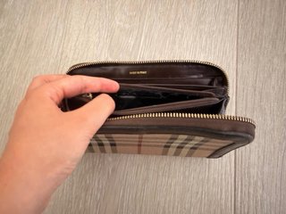 Cartera con cremallera de Burberry