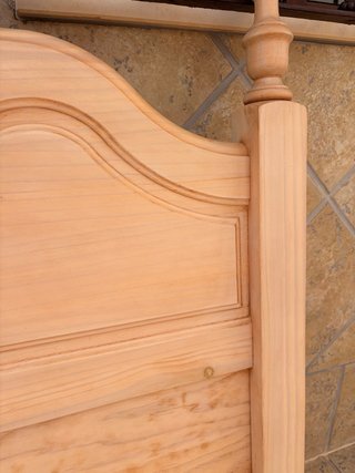 Cabecero de madera estilo clásico