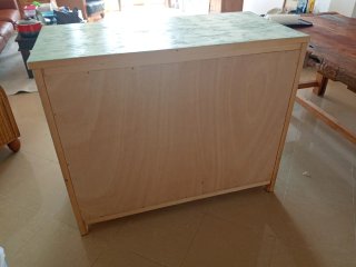 Cómoda de madera verde