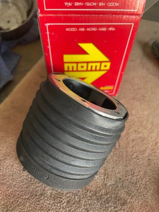 Piña Momo para volante desplazado en Citroen Saxo