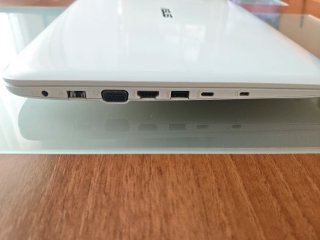 Portátil Asus Blanco con cargador