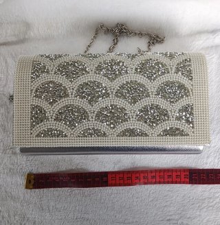 Bolso de fiesta blanco y plateado