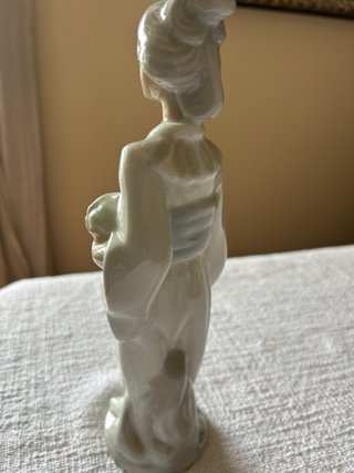 Figura Nao Lladró Joven Oriental