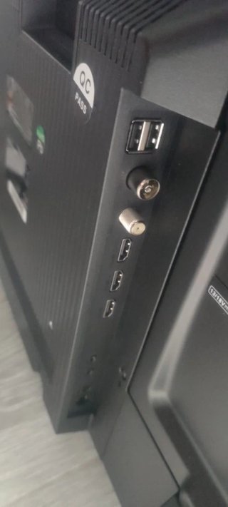 Smart TV Hedenwood 50" ( Pantalla Rota )