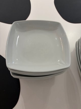 Juego de 9 platos cuadrados blancos