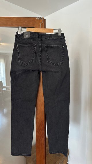 Pantalón vaquero Mango negro Talla 34.