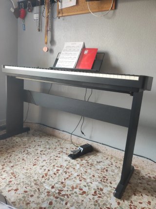 Teclado Casio CDP-S100 con mueble