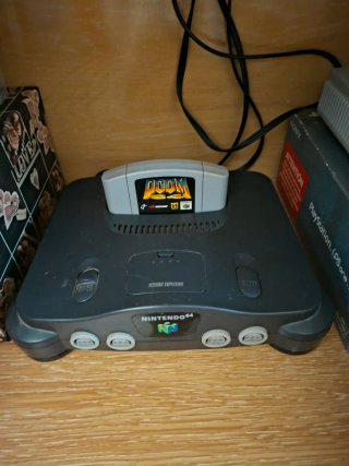 Nintendo 64 + Expansion Pak + Doom 64