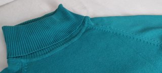 Camiseta cuello alto turquesa-azul manga larga