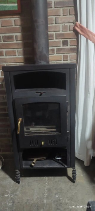 Chimenea de leña de hierro