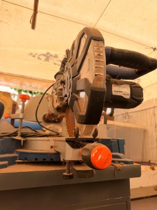 Ingletadora de madera como nueva