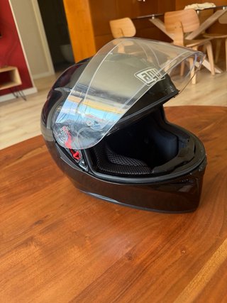 Casco AGV Integral Negro Brillo con Gafas de Sol