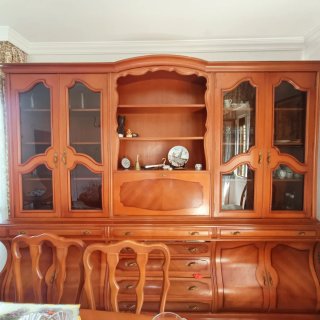 Mueble de comedor de madera