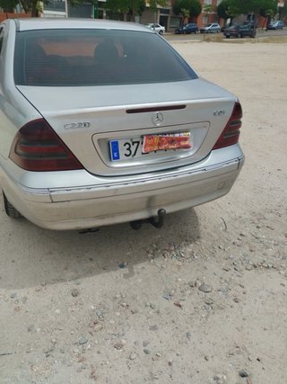 Mercedes-Benz 220 2001