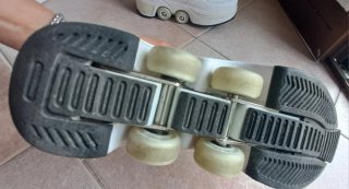 Scarpe da ragazza con rotelle retrattili