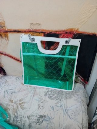 Bolso de mano transparente verde y blanco