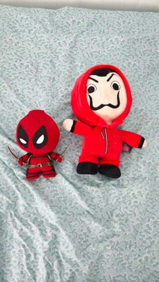 Peluches Deadpool y La Casa de Papel