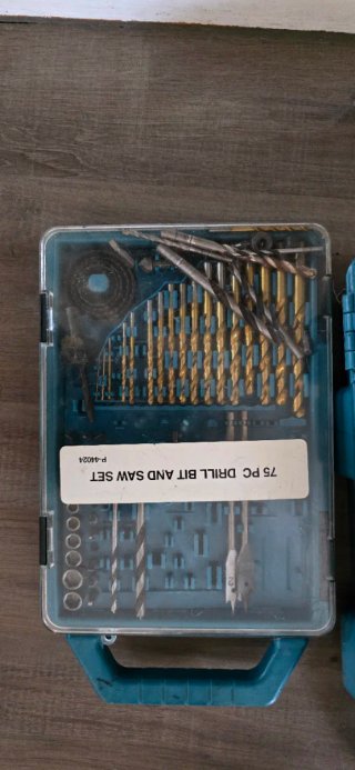 Taladro Makita 18V con cargador y 2 baterías