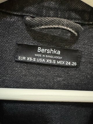 Chaqueta vaquera Bershka con flecos XS