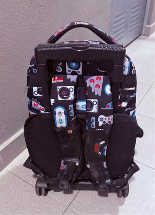Mochila Totto con ruedas. Muy buen estado.