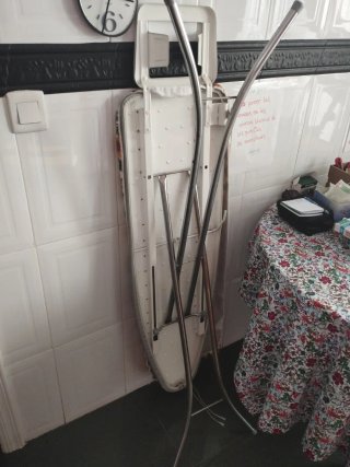 Tabla de planchar con funda de girasoles
