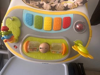 Silla de bebé con centro de actividades