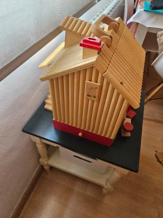 Casita de muñecas vintage de madera