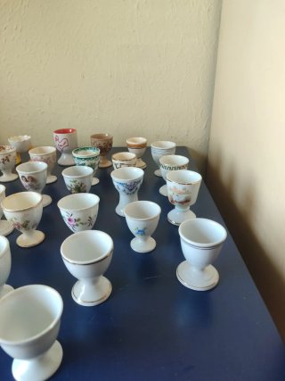 Collezione di porta uova in ceramica