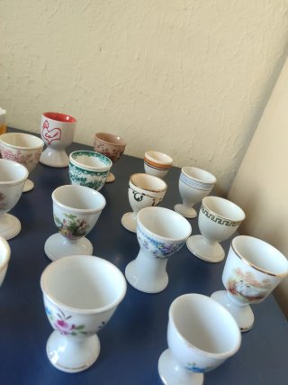 Collezione di porta uova in ceramica